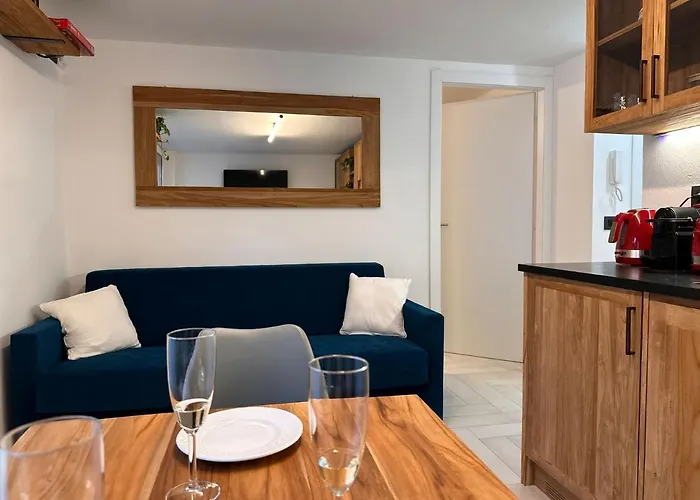 Cozy Town Centre, 2bth And Garage Cervinia Apartment *